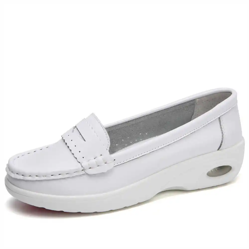 Thick Sole Slipon White Traine - Best Vintage Collectible Items recension och pris