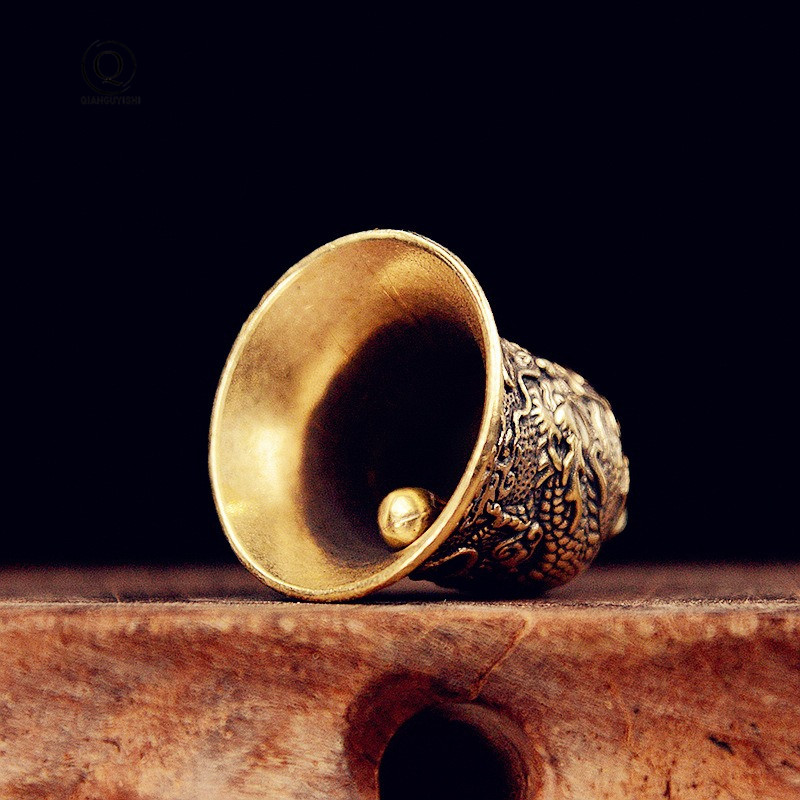 Vintage Brass Bell Carved Drag - Vintage Collectible Bells recension och pris
