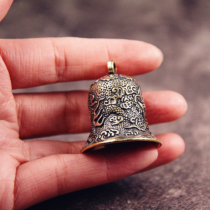Vintage Brass Bell Carved Drag - Vintage Collectible Bells recension och pris