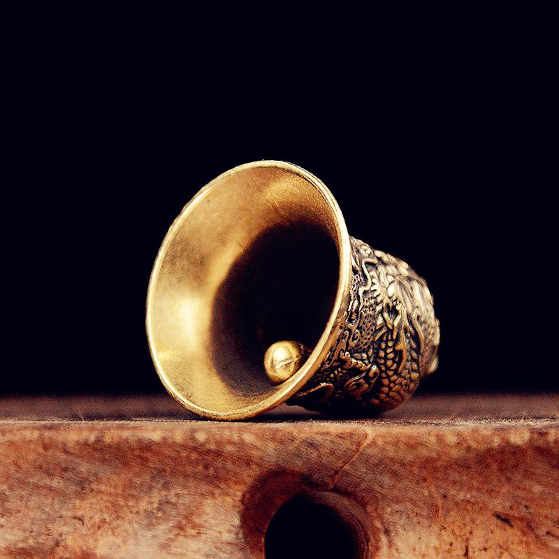 Vintage Brass Bell Carved Drag - Vintage Collectible Bells recension och pris
