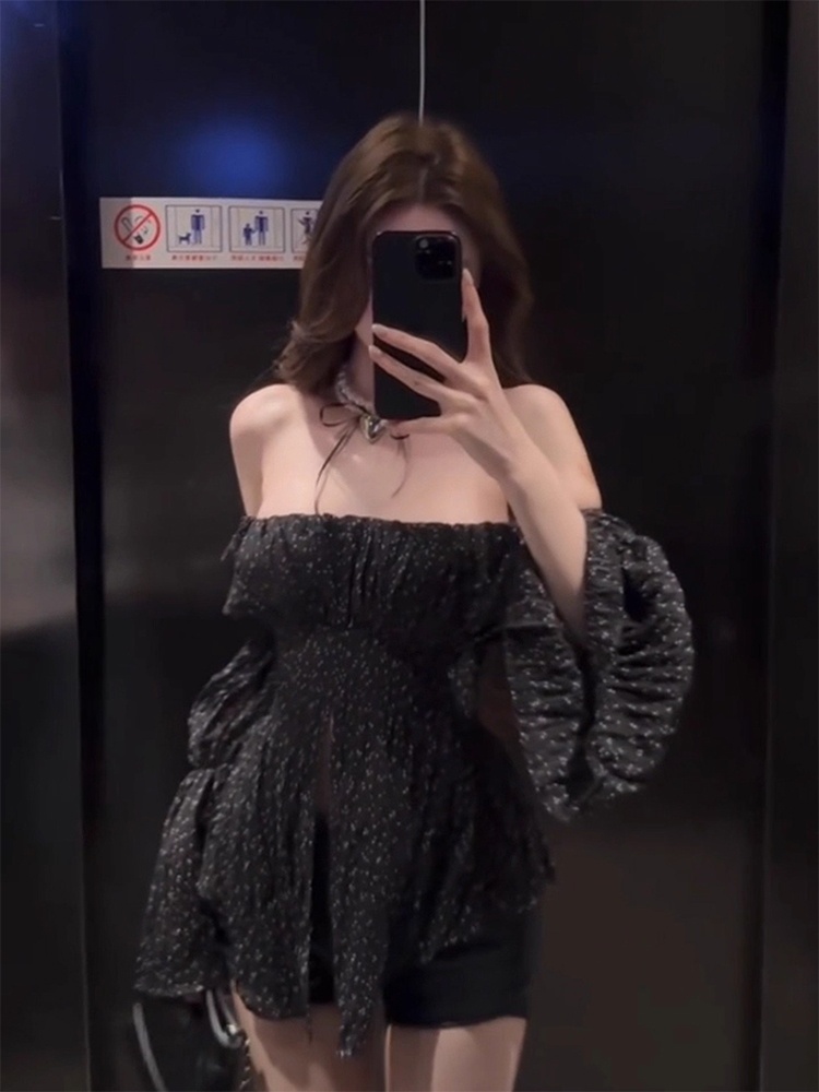 Black Bell Sleeve Top And High - Vintage Collectible Bells recension och pris