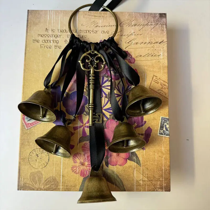 Witch Style Vintage Key with S - Vintage Collectible Bells recension och pris