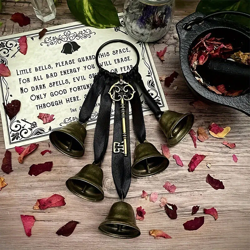 Witch Style Vintage Key with S - Vintage Collectible Bells recension och pris