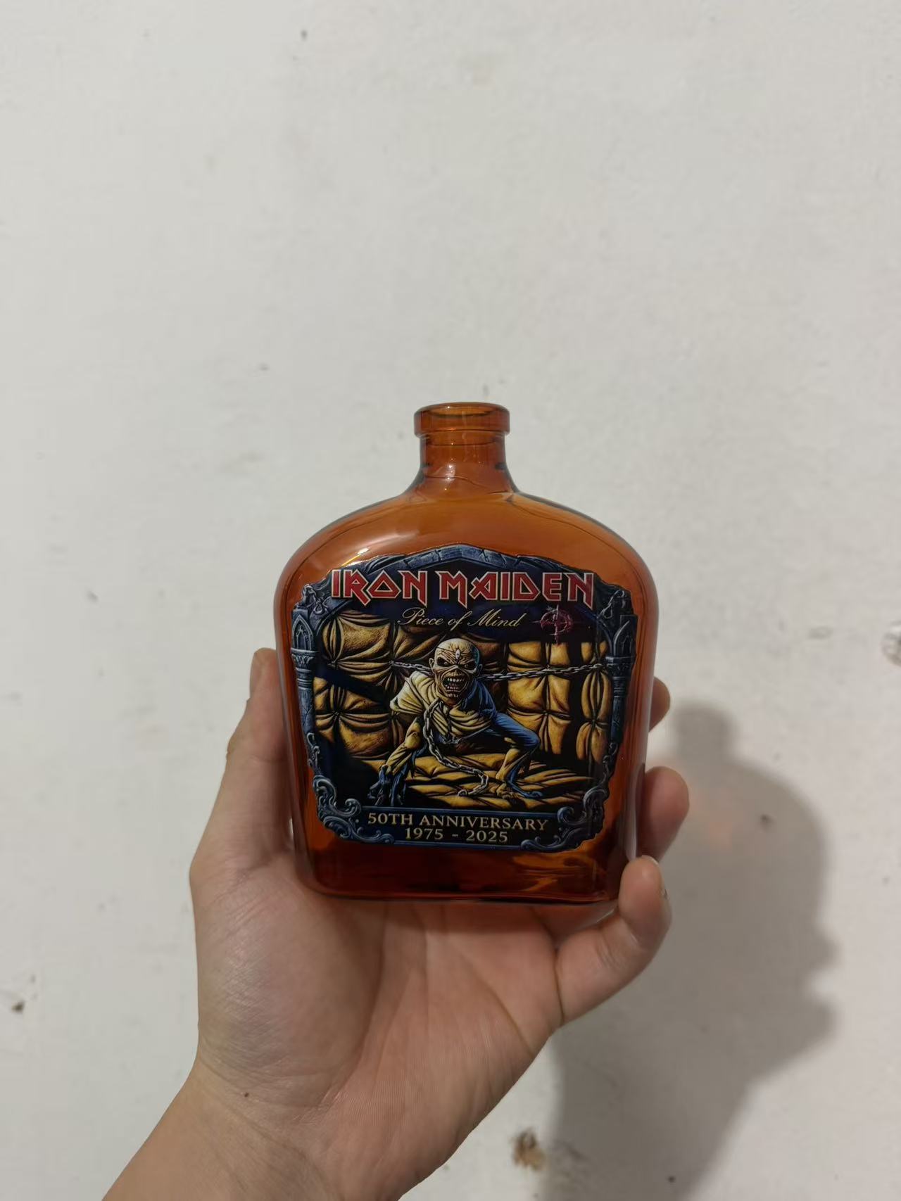 Vintage Rock Themed Mummy Scul - Vintage Collectible Bottles recension och pris