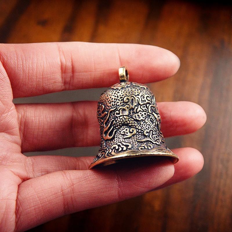 Vintage Brass Bell Carved Drag - Vintage Collectible Bells recension och pris
